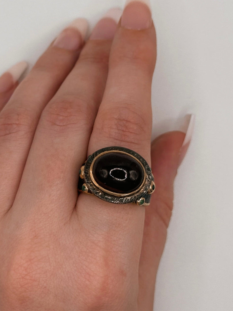 Garnet Oval Retro