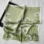 Load image into Gallery viewer, Spring Green White Daisies
